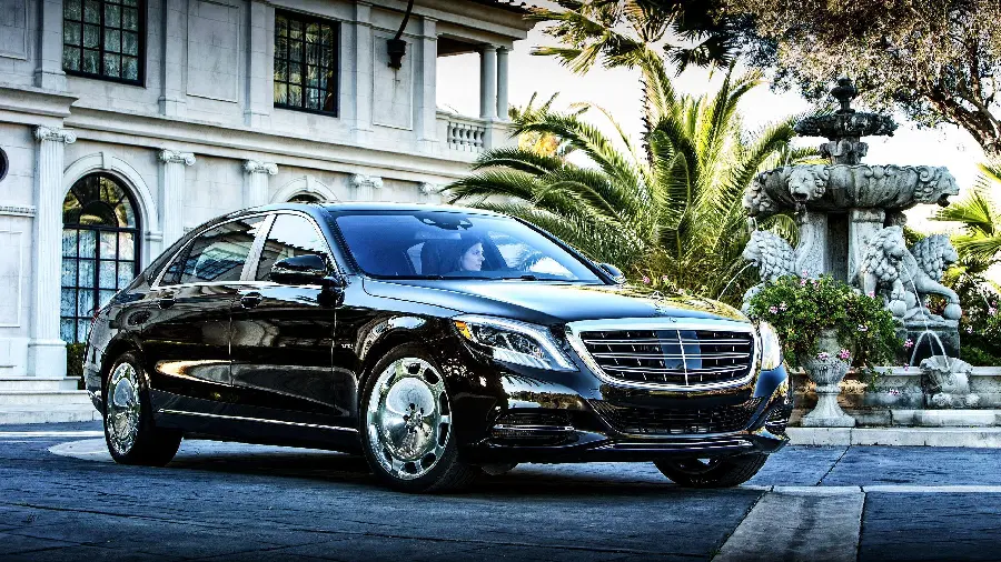 2023 Mercedes-Benz Maybach car background