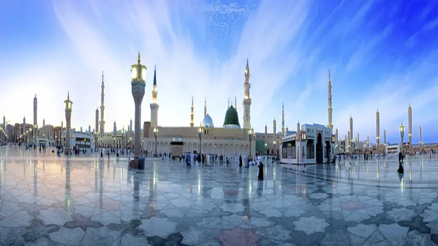 The most beautiful photo of the Prophet's Mosque in the infinite light of day