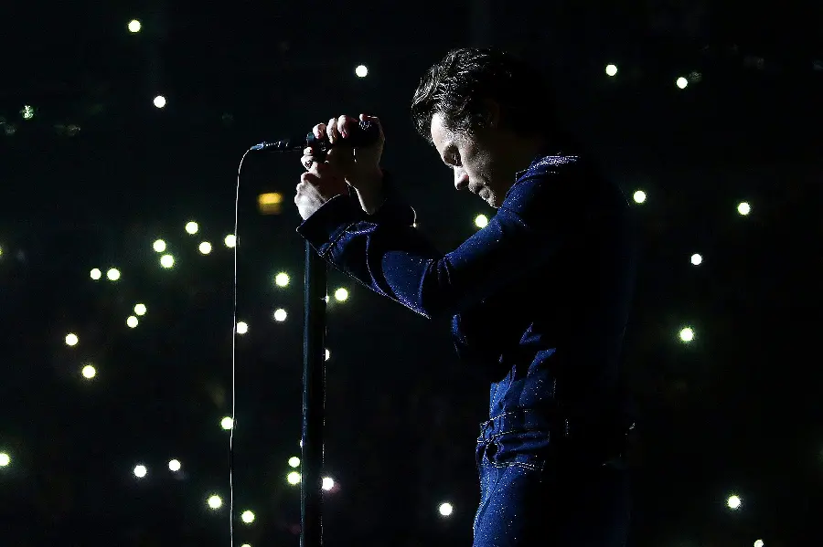 Harry Styles dreamy background In concert suitable for desktop