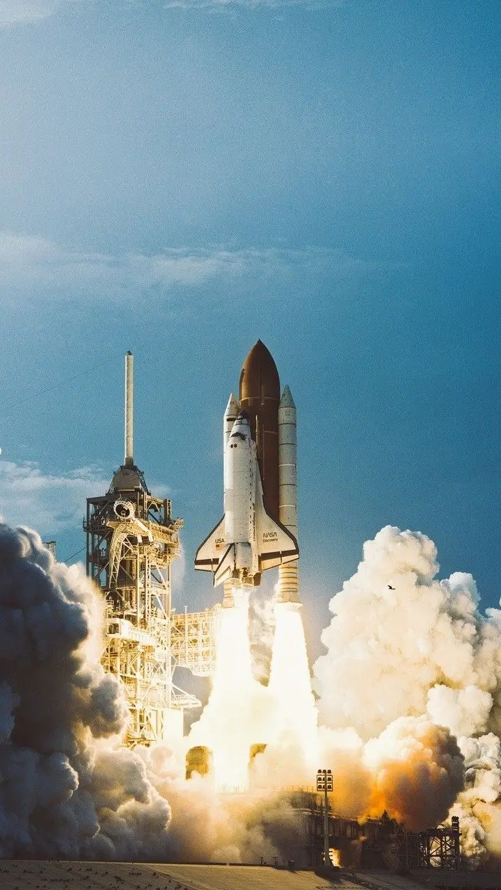 Attractive and spectacular background of a rocket for mobile wallpaper 