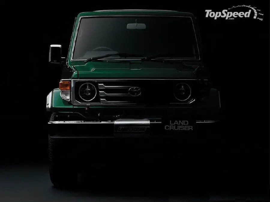 Photo Toyota Land Cruiser 70 Green Van