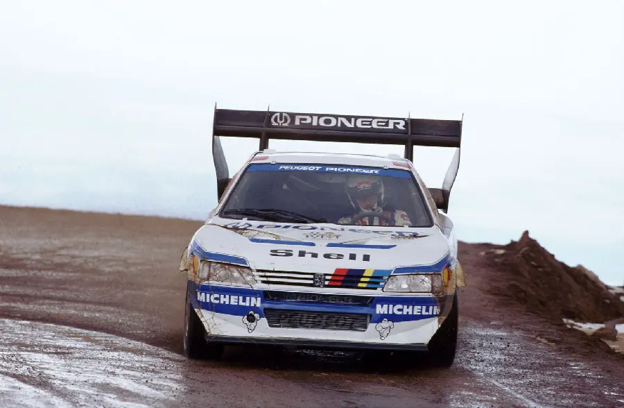 Peugeot rally photo