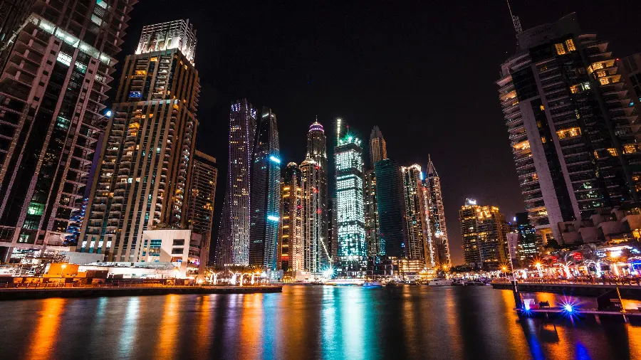 Very Beautiful Picture of Dubai's Tall Buildings at Night