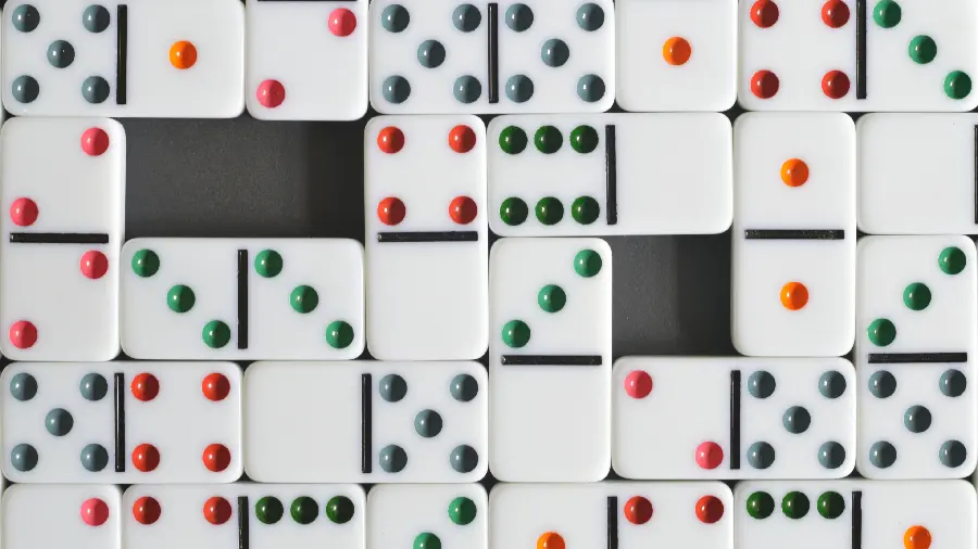 Photos and Wallpapers of Different Dice Faces for Computer Desktop