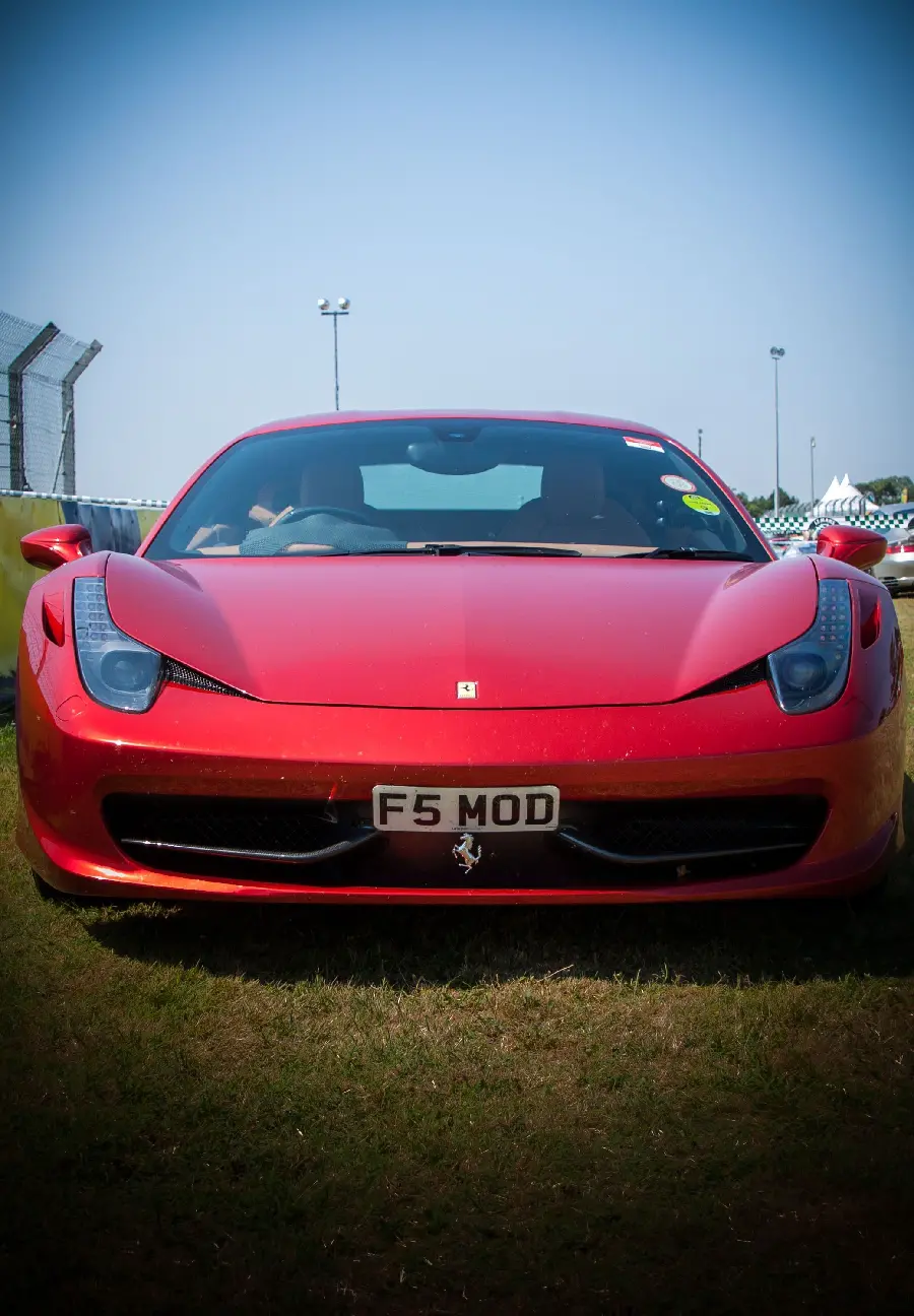 Beautiful and cool Ferrari photo suitable for HONOR