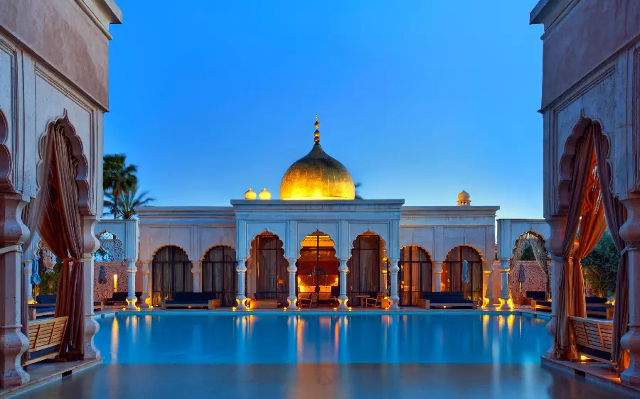Download the latest image of the dome-shaped mosque in Morocco