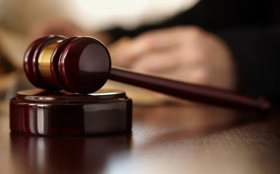 Spectacular HD Wallpaper of Court Gavel for Judge Computer
