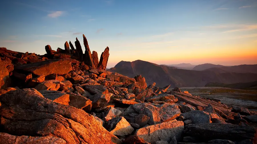 Free download of Ultra HD 3840 x 2160 wallpaper for your phone