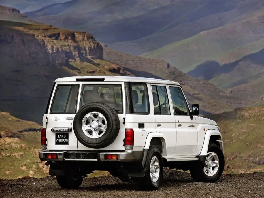 Photo Toyota Land Cruiser F3 Station Wagon