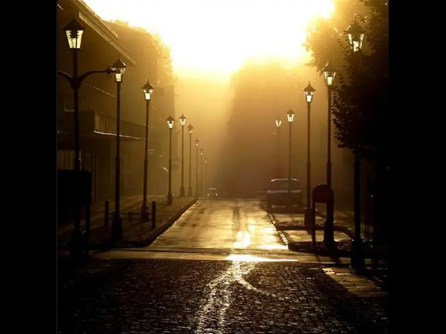 The most stylish 8K lonely street wallpaper for laptop