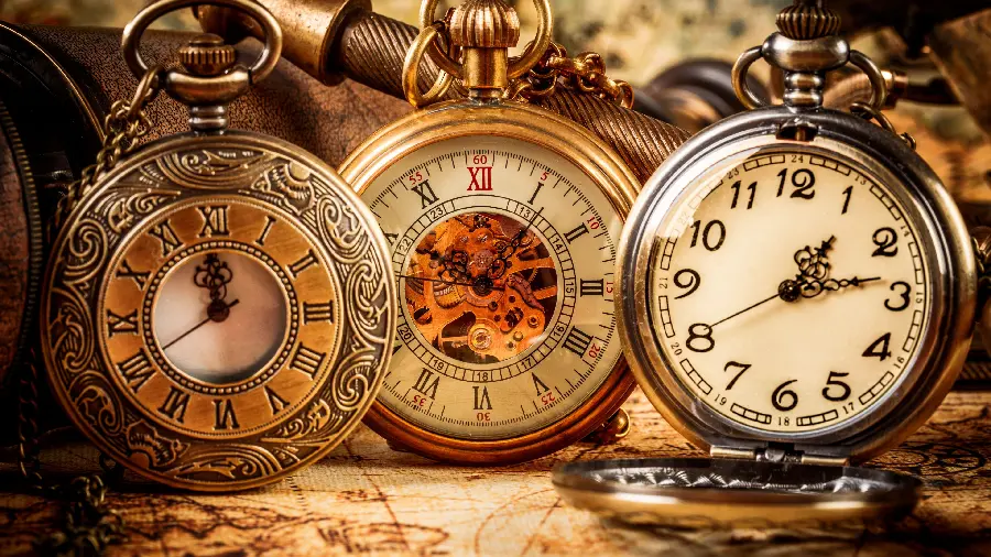 Stylish background of chain pocket watches Ultra HD 3840 * 2160