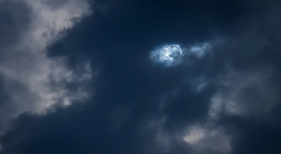 Download Artistic Photo of the Sun Behind the Clouds in Good Quality 8K