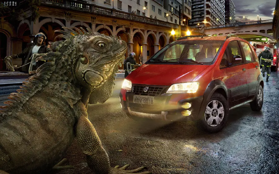 Amazing photo of a giant lizard in a big city
