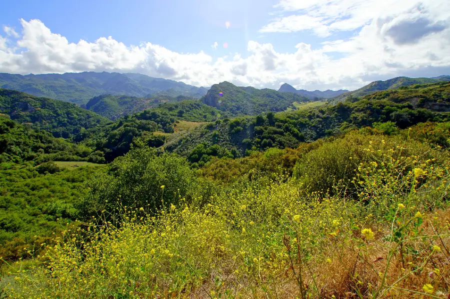 Mountain landscape photos with very beautiful landscapes