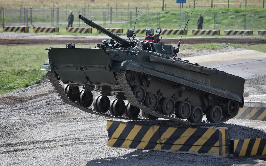 Unique photo of a modern military tank suitable for profile 