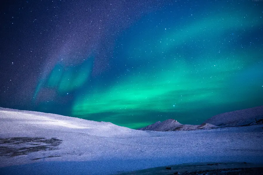 Download wallpaper photo of aurora borealis on winter night