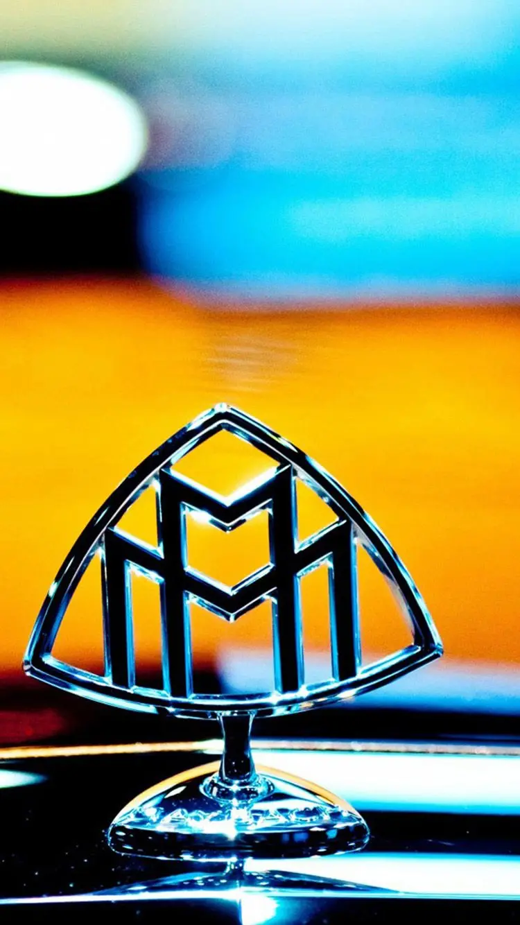 Photo of the assembled Lego Mercedes-Benz Maybach