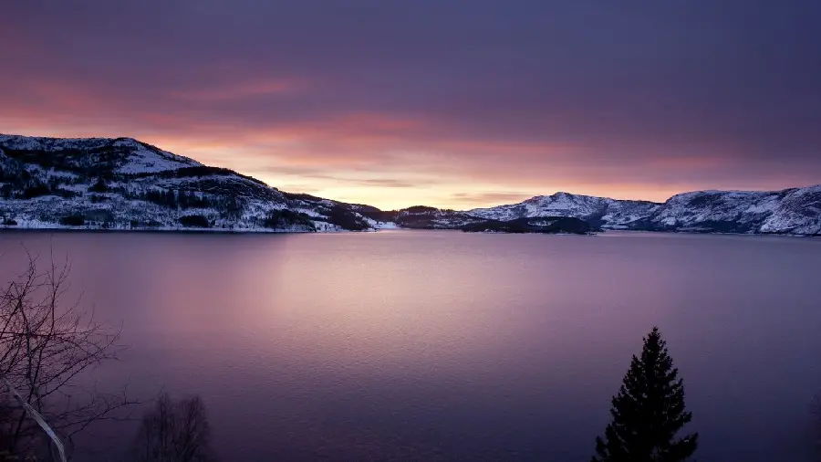 Ideal and captivating wallpaper of colorful sea sunset in Scandinavia 8K