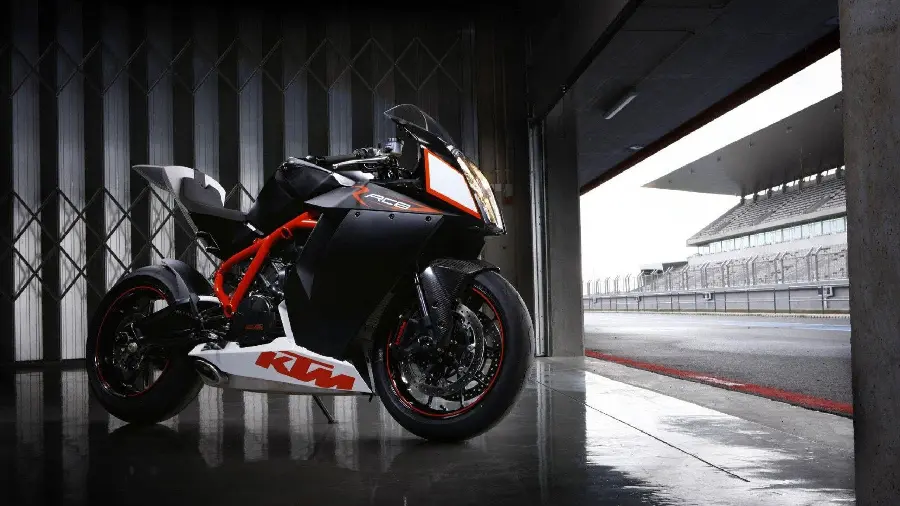 Luxury Sports Motorcycle Photo