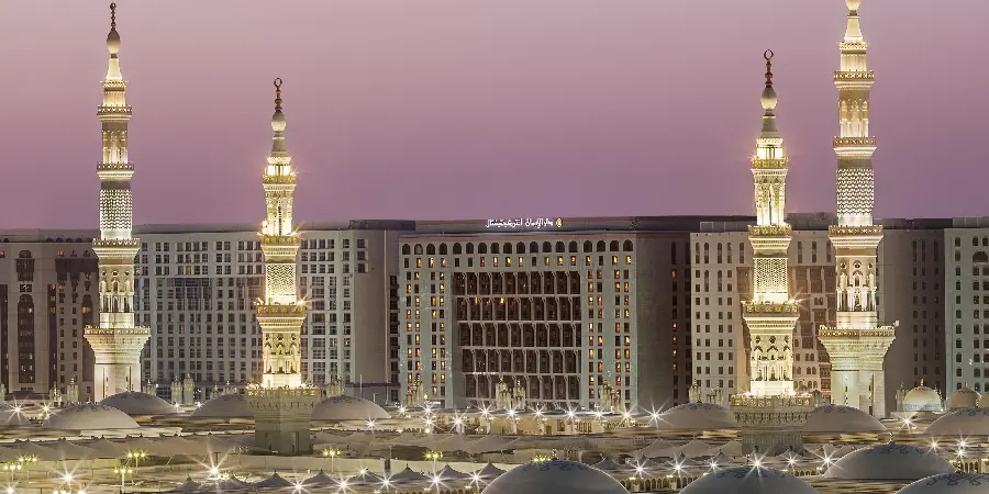 The highest quality images of Mecca and Medina for Telegram profiles