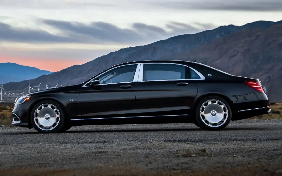 Mercedes Benz Maybach Luxury Car Photo