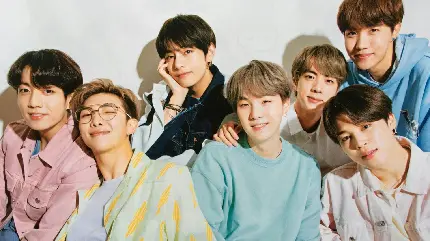 BTS photo for desktop of two fiery ARMYs
