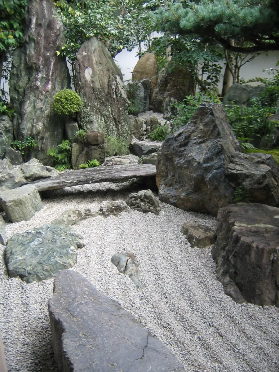 Beautiful background for IPhone 14 suitable for fans of the religious and philosophical school of Zen
