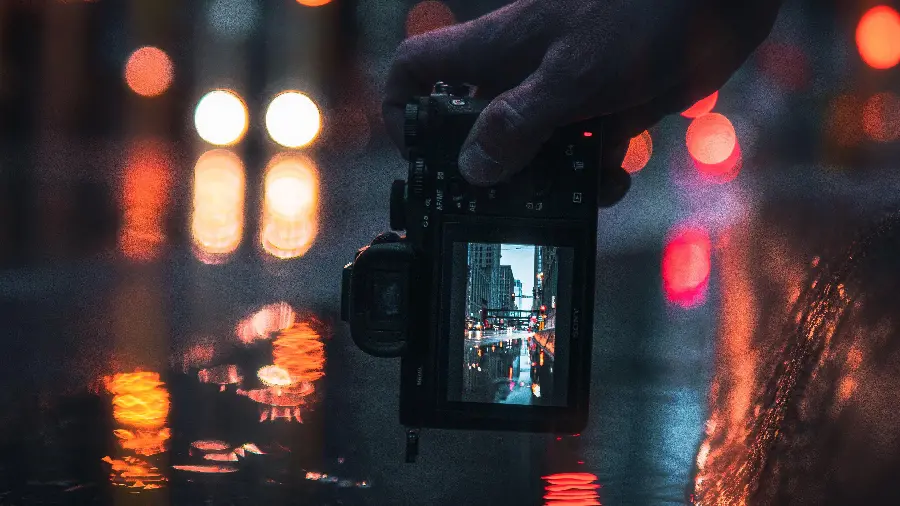 Download a cool photo of a computer screen from a camera