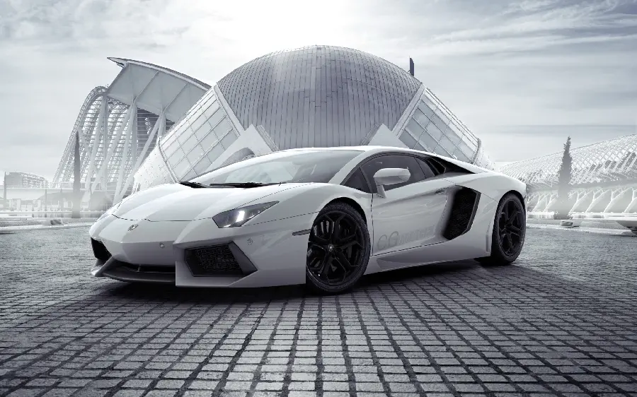 A very beautiful wallpaper of a foreign class car 