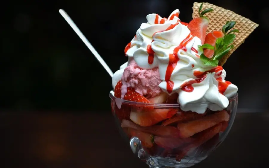 White and red ice cream poster with vanilla and strawberry flavors in Full HD quality