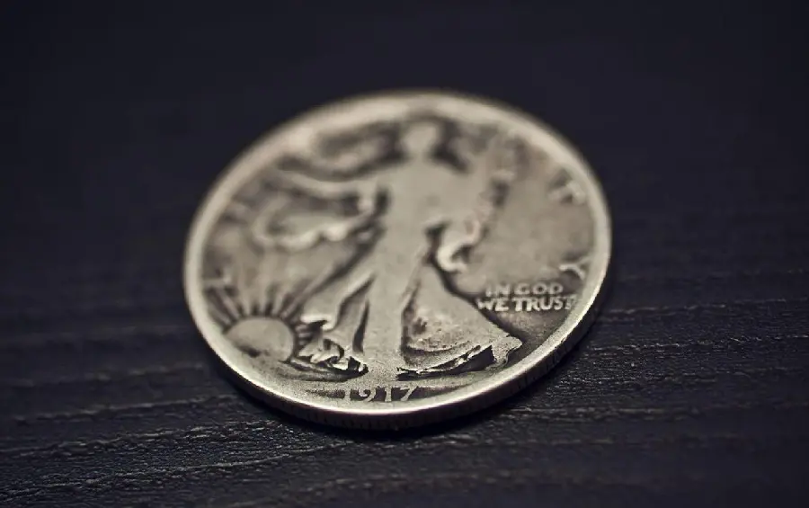 Download an image of an old US coin with an interesting design on it 