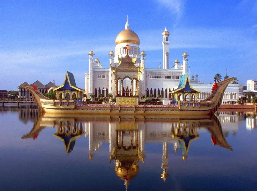 A unique and spectacular background of a large mosque by the lake 