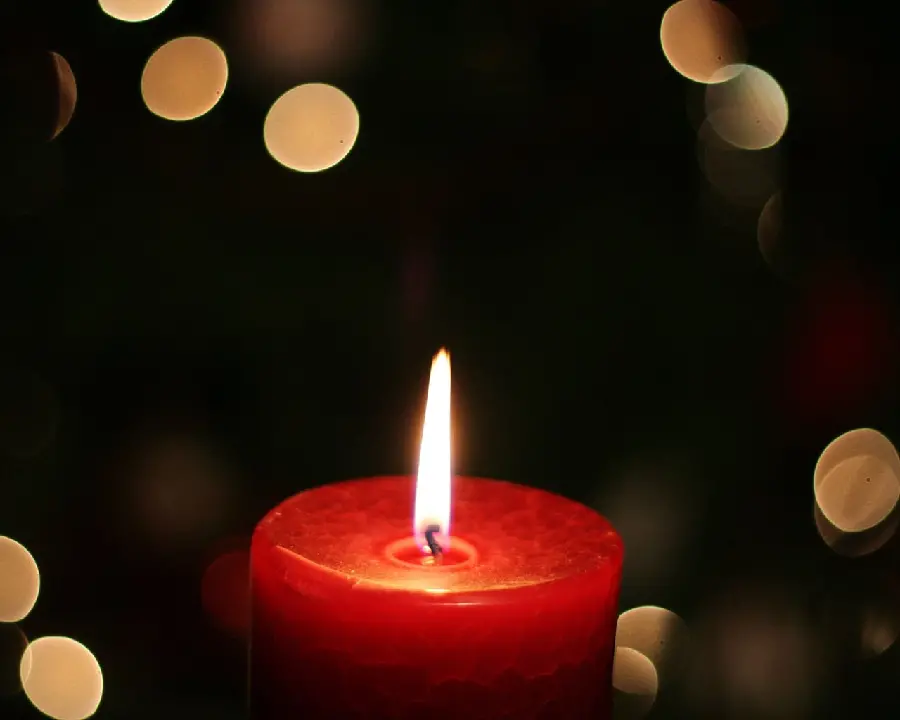 Download red candle photo with black background for condolences 