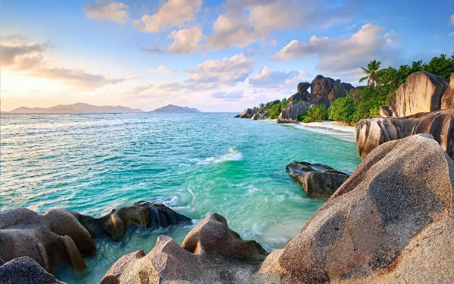 Download a stock photo of a beautiful lake, rocky cliffs and forest