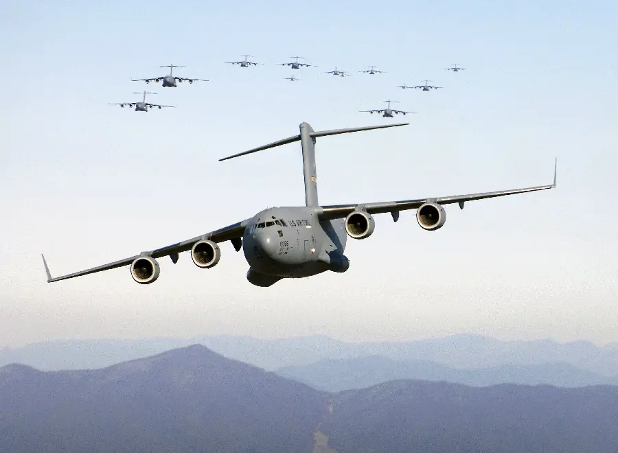 Photo of giant American planes flying over the sky 