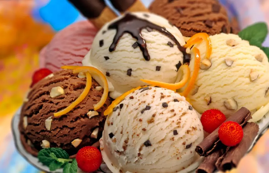 The most beautiful scoop ice cream photo for Tehran ice cream shop posters