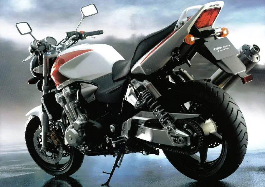The most interesting Honda CB1300 motorcycle profile for young men