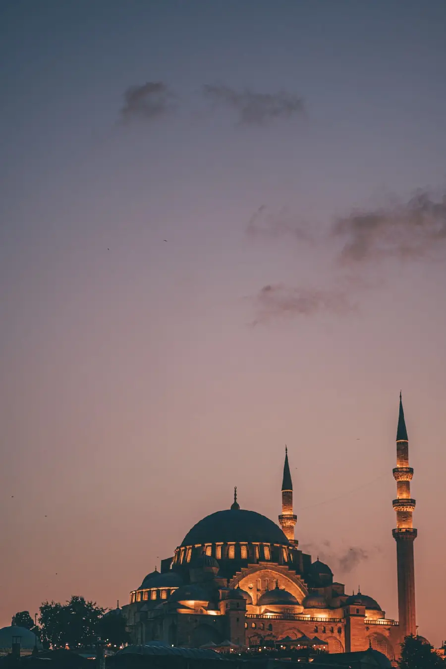 Amazing wallpaper of a beautiful mosque with high quality 