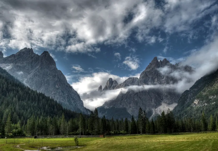 Free and high quality download of animated mountain nature image 