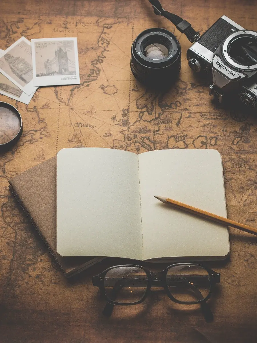 Amazing wallpaper of a magnifying glass with excellent quality 