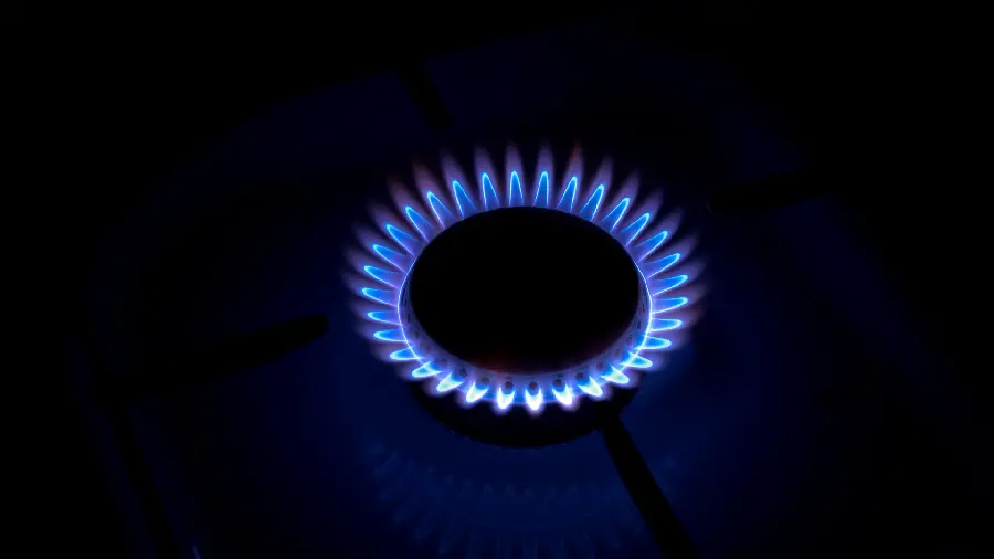 Black wallpaper with blue ring of flames