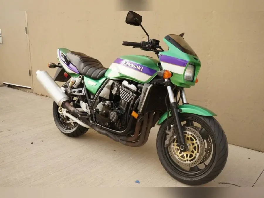 Image of a powerful and best-selling engine in white, green and purple