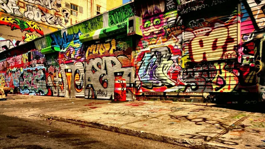 Download a photo of a mural with cute graffiti animation and fantasy designs