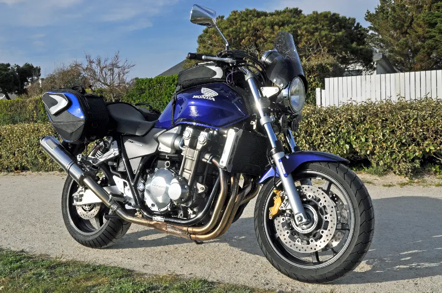 Amazing photo of the Honda CB1300 motorcycle in carbon blue