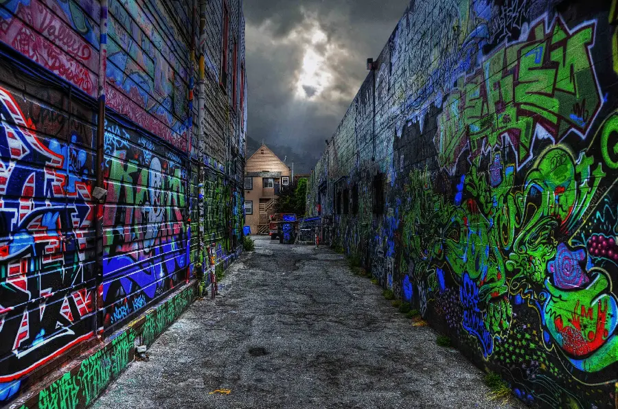 Download real photo of graffiti-style mural in the back alleys of the city 