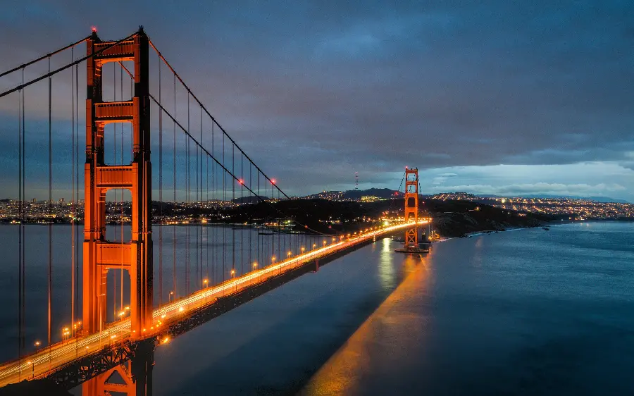 A very attractive background image of the Golden Gate Bridge, the symbol of the United States of America 