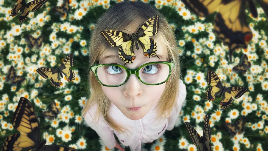 Very beautiful and spectacular photo of a beautiful girl with green glasses 