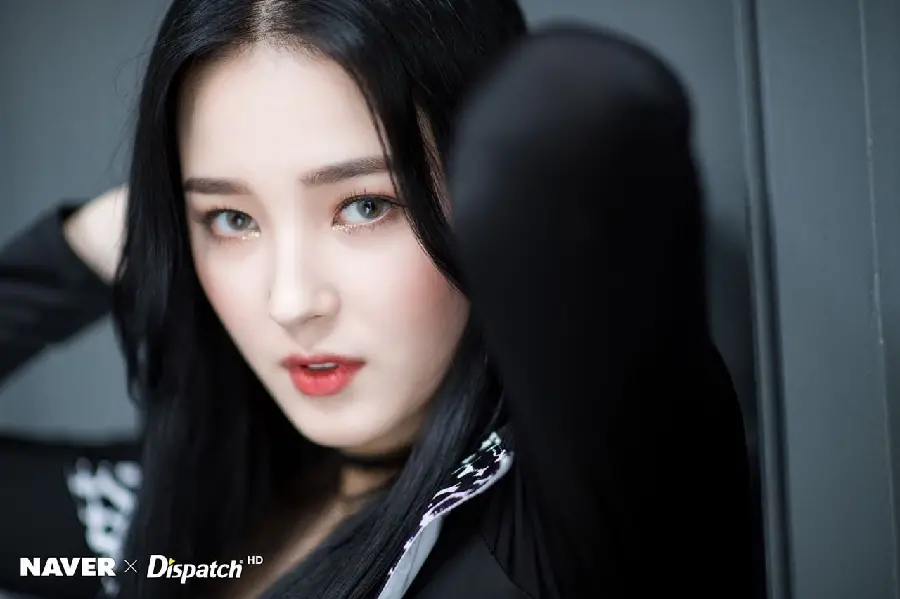 Attractive profile picture of Nancy from Momoland with a stylish black dress