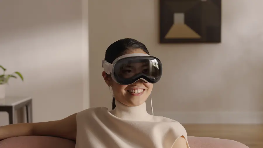 A spectacular image of Apple's mixed reality headset to introduce in the form of an Instagram post