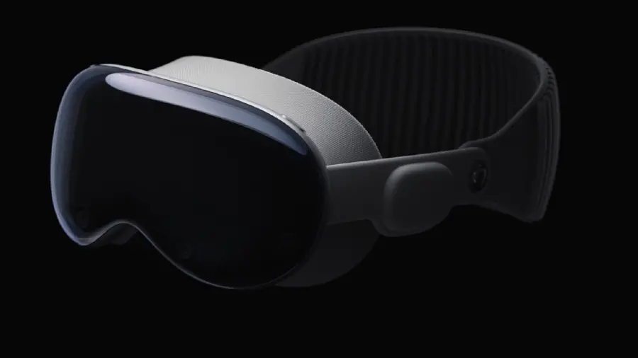 Image of the unveiling of Apple's new and special product called the mixed reality headset